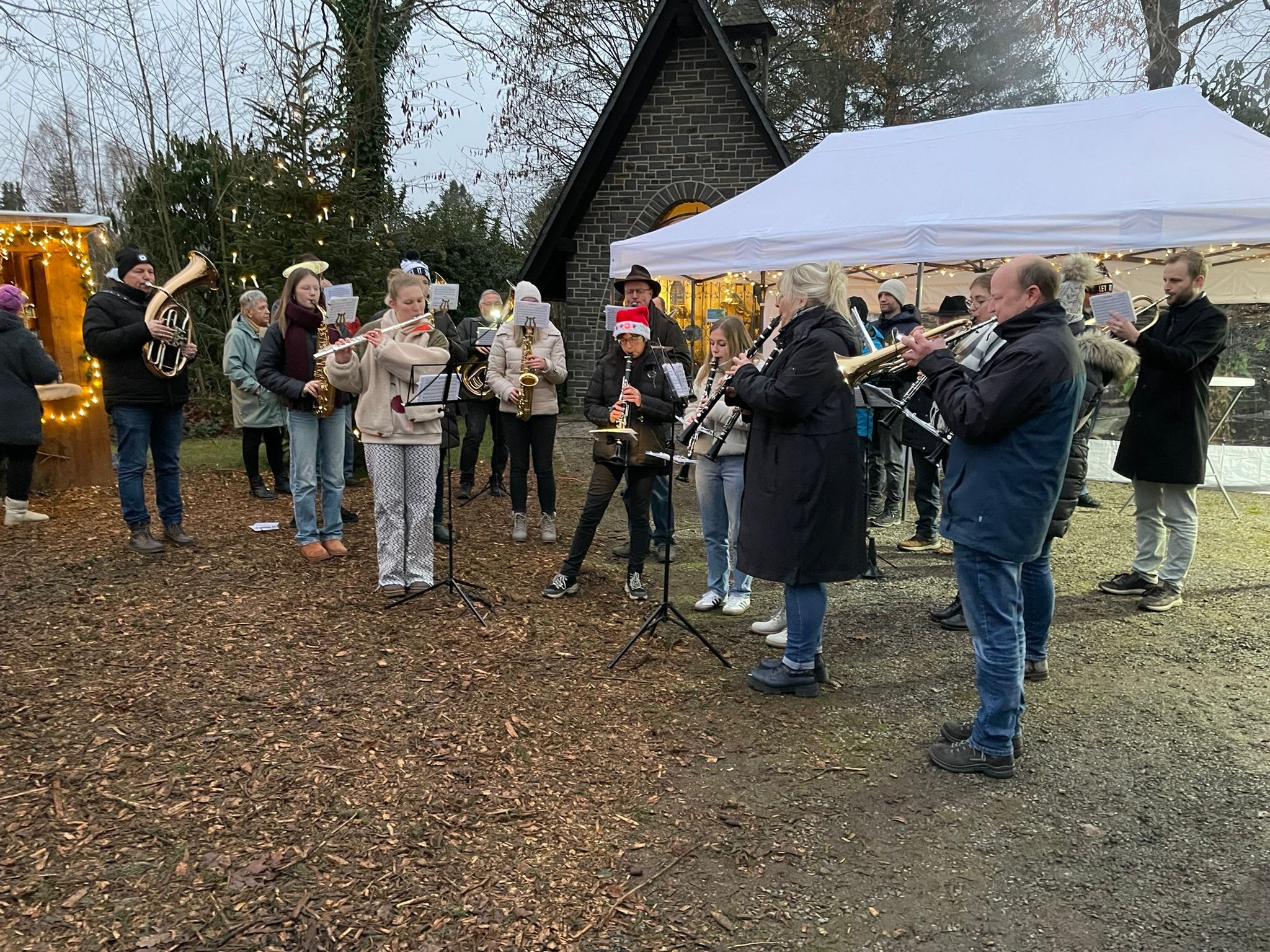 25-12-27 12-15-24 683808