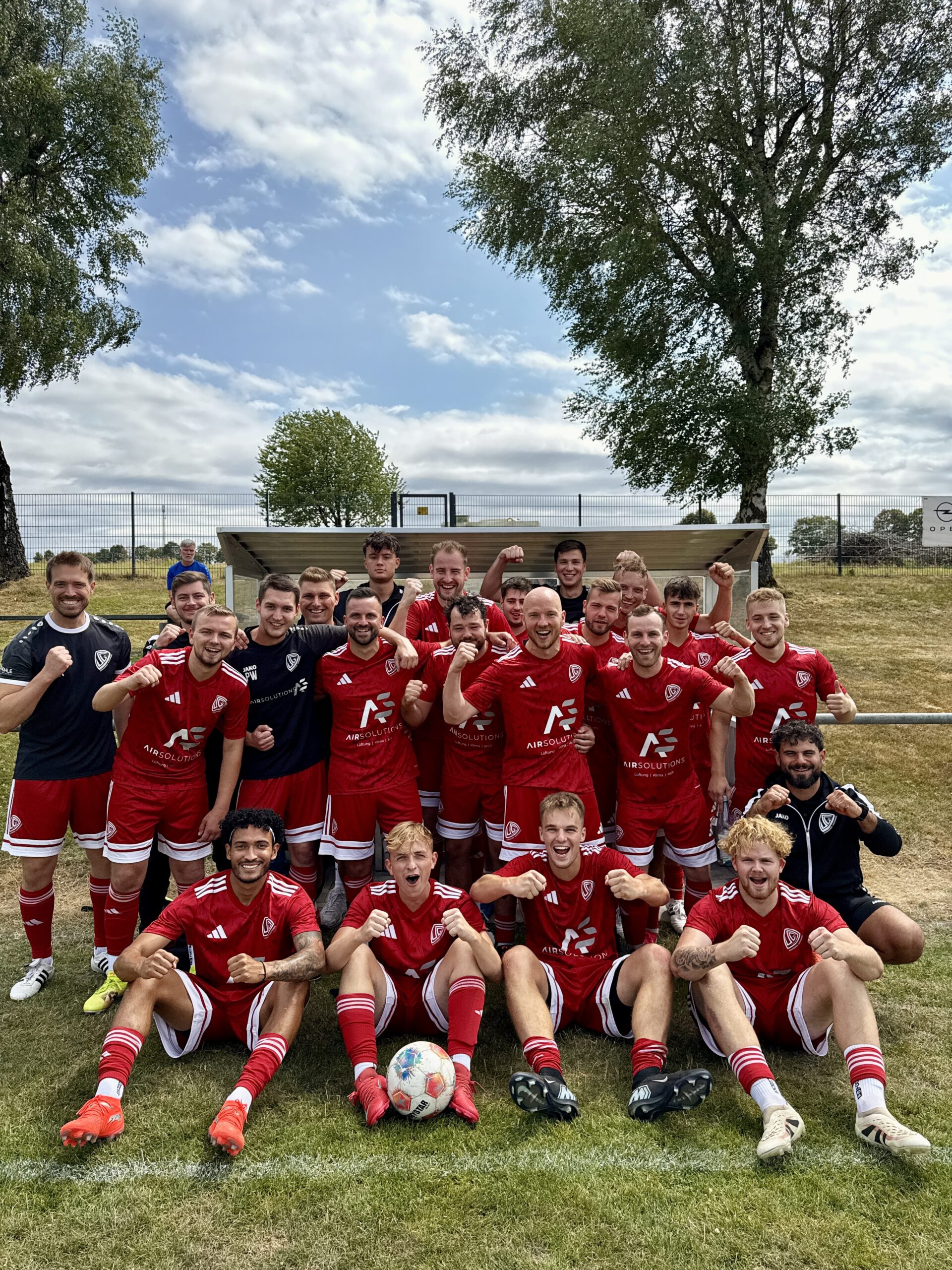 Saison 26/27 startet mit Auswärtsspielen der Fußball-Seniorenteams – letzter Test der Ersten nach Platz 3 beim EnWaTec-Cup am Schützenfestsamstag auf dem Uhlenberg gegen Derschen